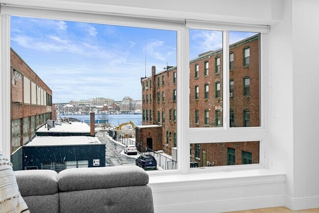 Building Photo - 71 Border St