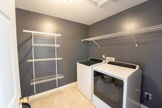 Building Photo - 7 Gimbal Cir