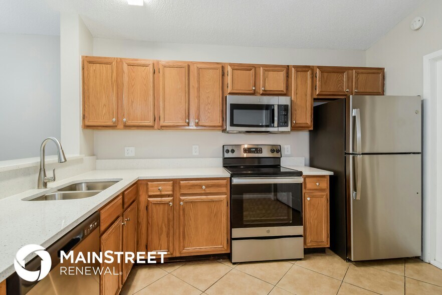 Building Photo - 8761 Pinevalley Ln