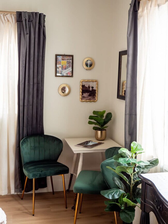 Building Photo - 3413 W Sunset Ave