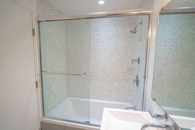 Building Photo - COMING SOON! 3 Bedroom Home for Rent in West Hollywood!