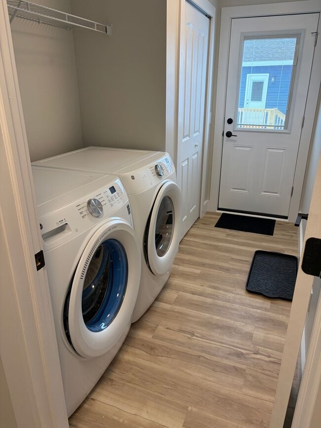 Building Photo - NEWLY BUILT CHARMING 3 BEDROOM HOME NEAR TOWN