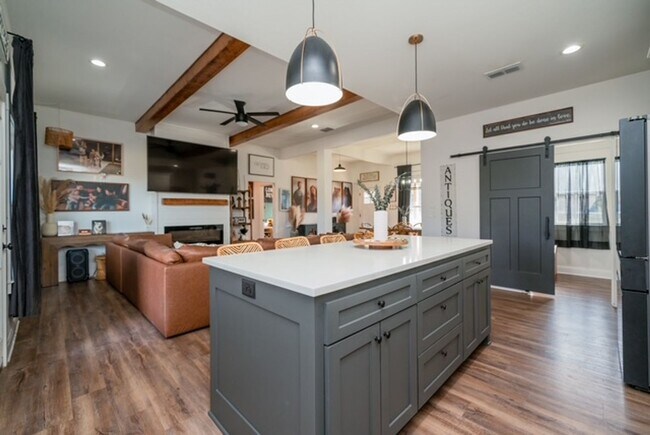 Building Photo - STUNNING modern farmhouse built in 2022 on 1 acre just outside the city limits of Tyler!