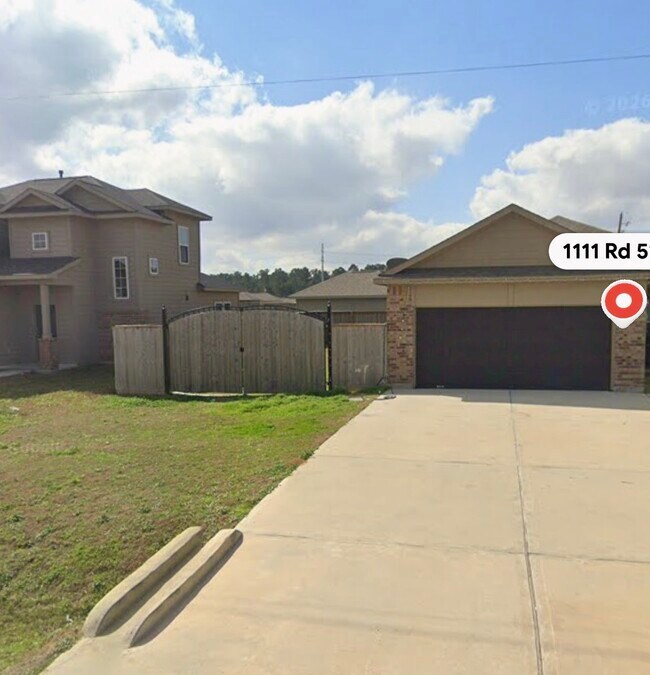 Building Photo - 1111 Rd 5102
