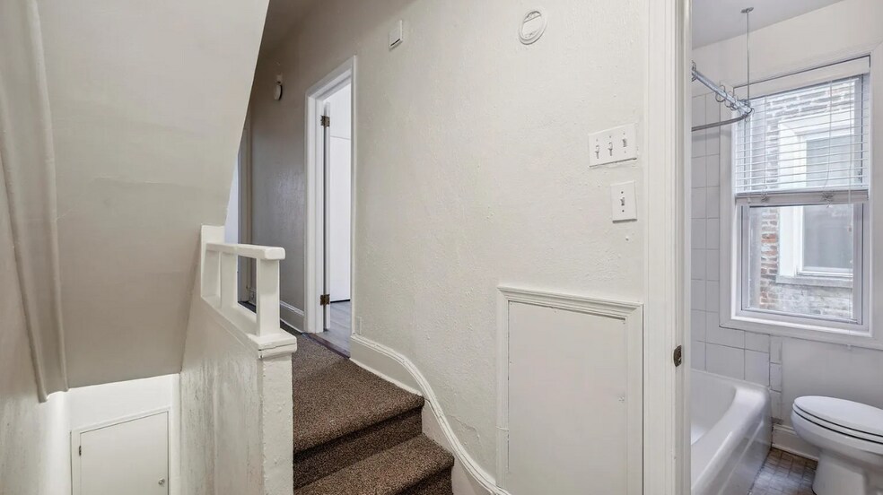 Building Photo - 885 N 27th St