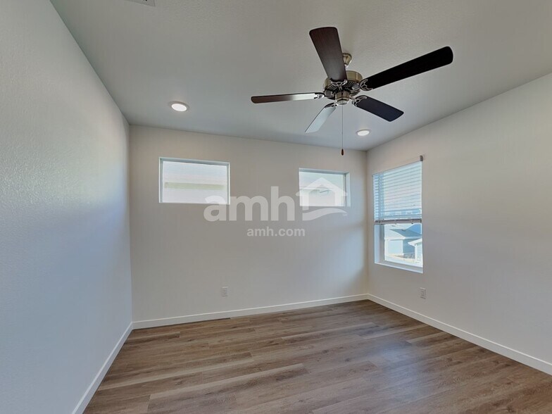 Building Photo - 23552 E 3rd Pl