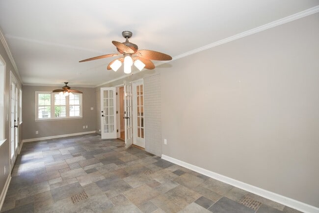 Building Photo - Stunning home in Weymouth Woods Southern P...
