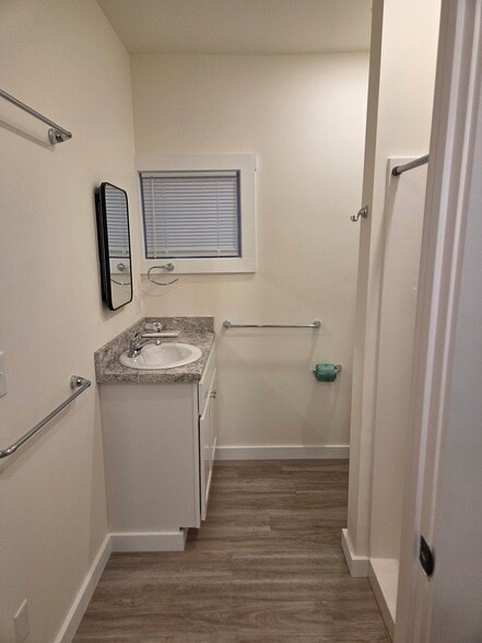 Unit 2 All-New Bathroom - 73 Goshen Rd