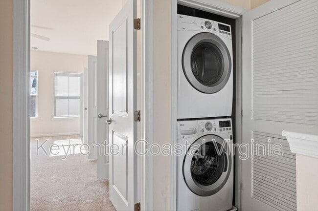 Building Photo - 516 Sloane St