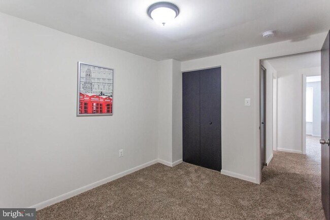 Building Photo - 8593 Pioneer Dr