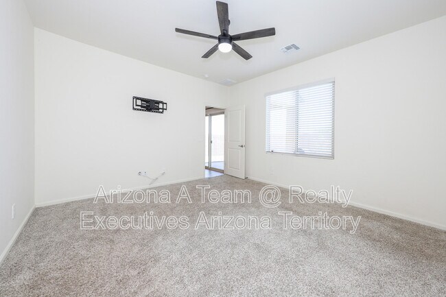 Building Photo - 7867 S Walnutview Dr