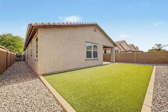 Building Photo - Glendale Home