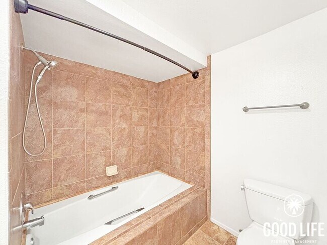 Building Photo - 12851 Caminito Del Canto