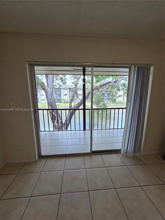 Building Photo - 8051 S Colony Cir