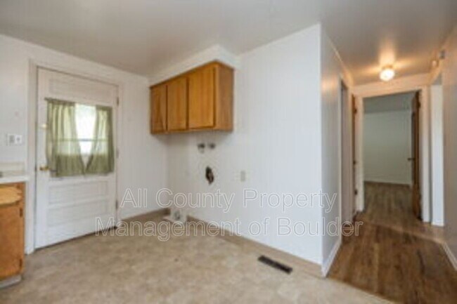 Building Photo - 1523 Lashley St