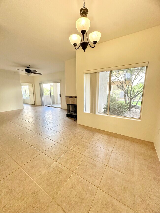 Building Photo - 11260 N 92nd St