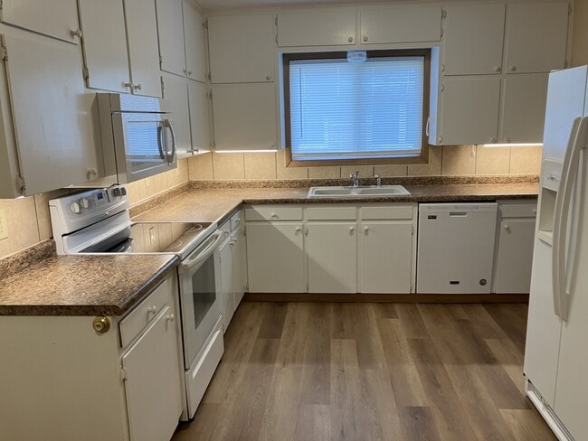 Primary Photo - 2015 NW 81st St