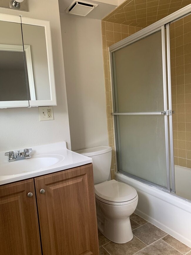 Building Photo - Updated home!