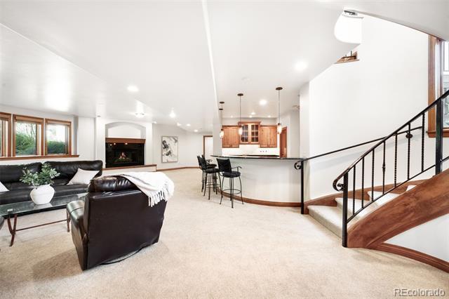 Building Photo - 1705 W Hinsdale Pl