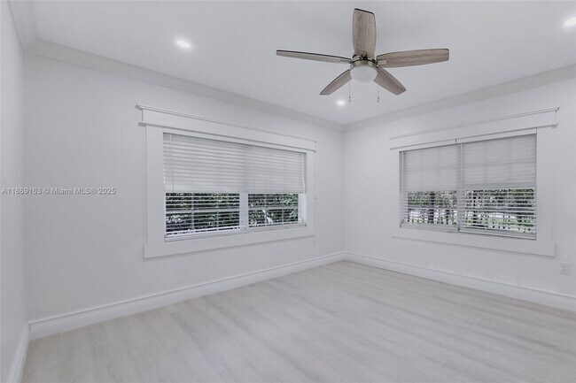 Building Photo - 5209 Riviera Dr