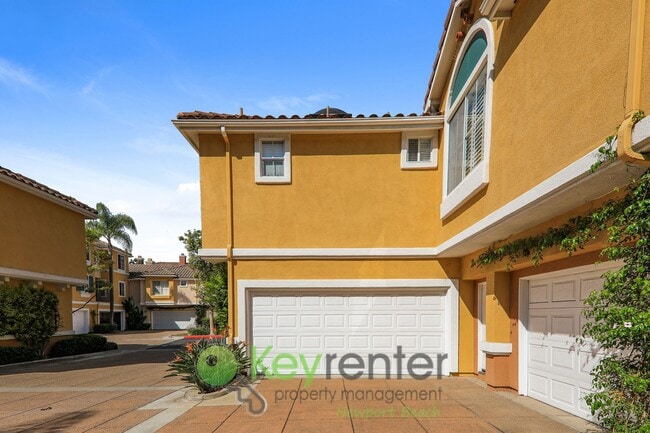 Building Photo - Stunning Westpark Condo in the Heart of Ir...