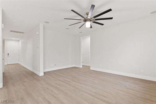 Building Photo - 802 Warwick Castle Dr