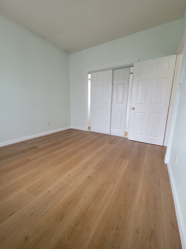 Building Photo - 614 Grand Ave