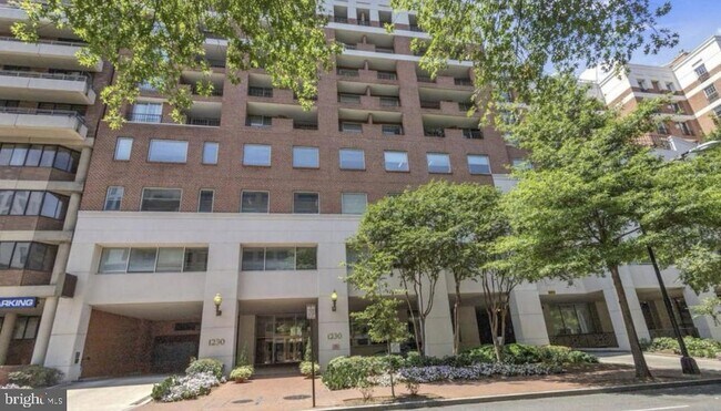 Building Photo - 1230 23rd St NW
