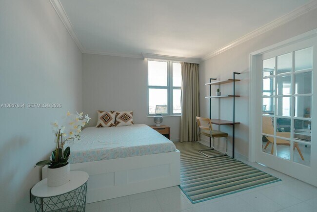 Building Photo - 9225 Collins Ave