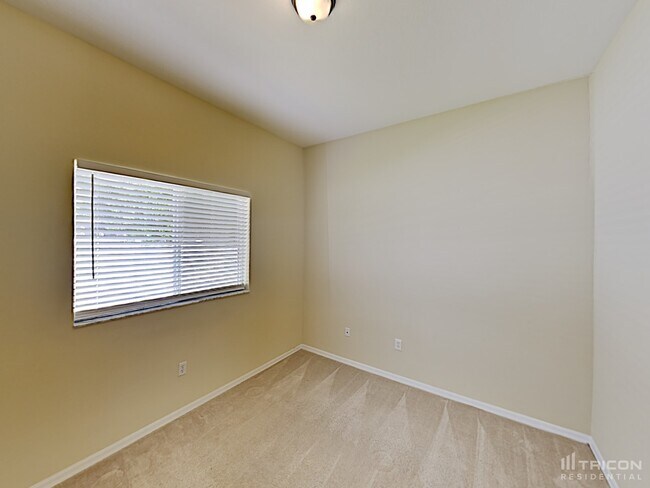 Building Photo - 1504 Canoe Drive Lutz FL