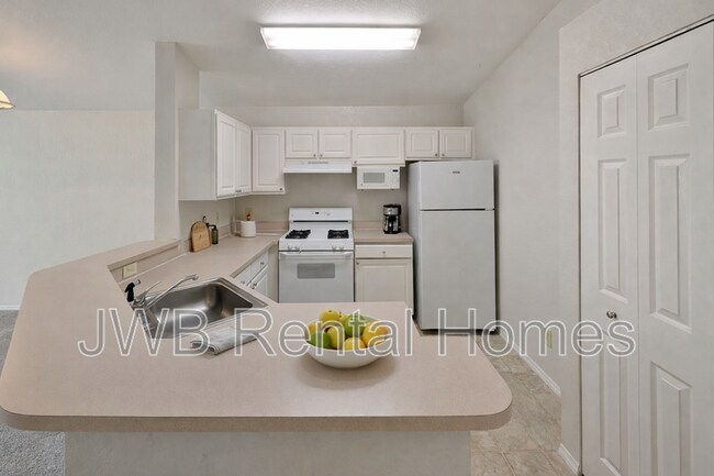 Building Photo - 13810 Sutton Park Dr N