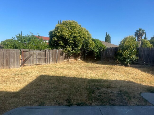 Building Photo - 7304 Meadowgate Dr