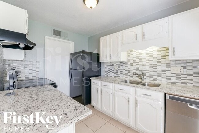Building Photo - 24007 Beef Canyon Dr
