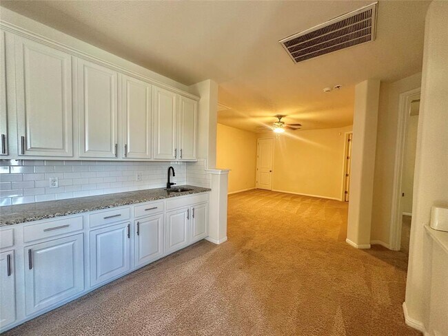 Building Photo - 911 Copper Lake Rd