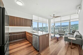 Building Photo - 1515 Liona St