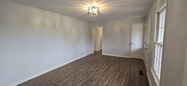 Building Photo - 1202 Brindley Dr