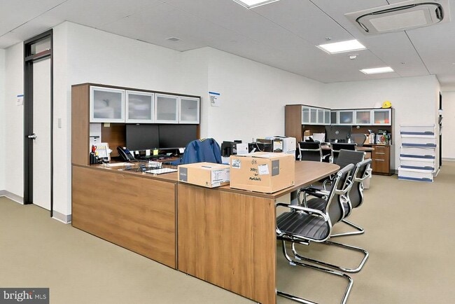 Building Photo - 5903 Mt Eagle Dr