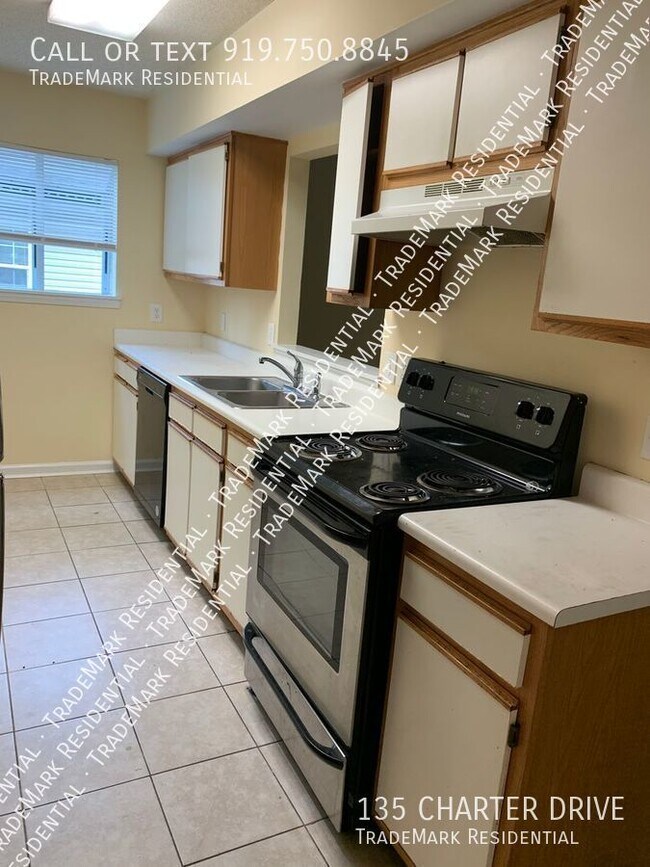 Building Photo - 135 Charter Dr