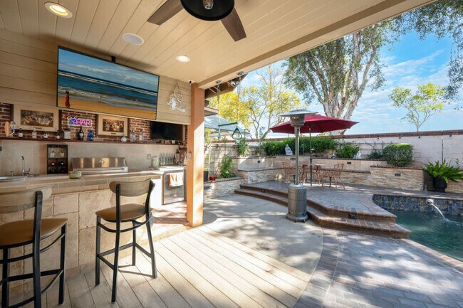 Building Photo - 9598 Naples Dr