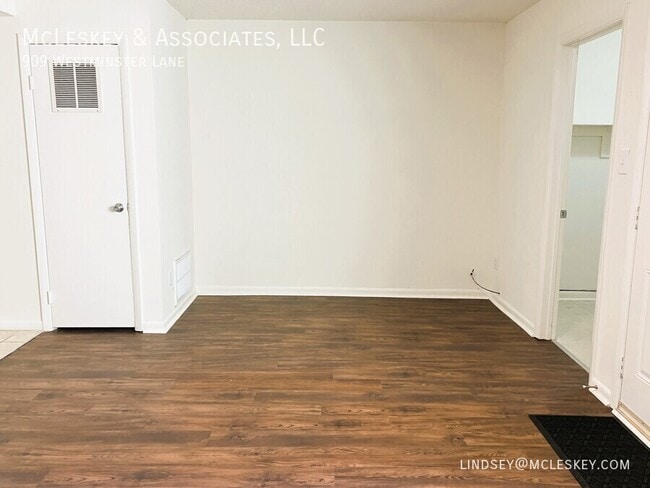 Building Photo - 909 Westminster Ln