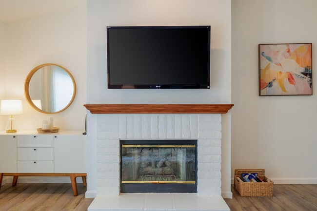 Building Photo - 156 Falls Ct