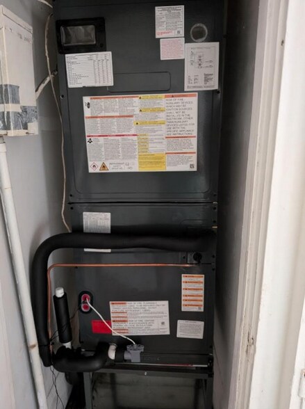 Building Photo - 1008 Lake Ave