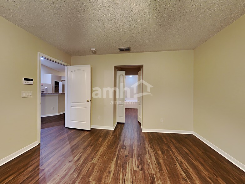 Building Photo - 2961 Golden Pond Blvd