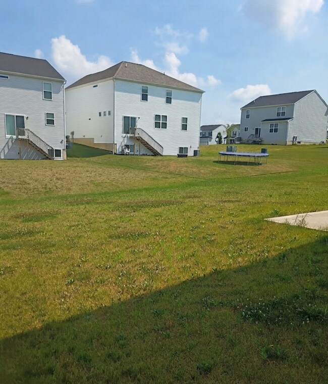 Building Photo - 304 Gray Fox Ct