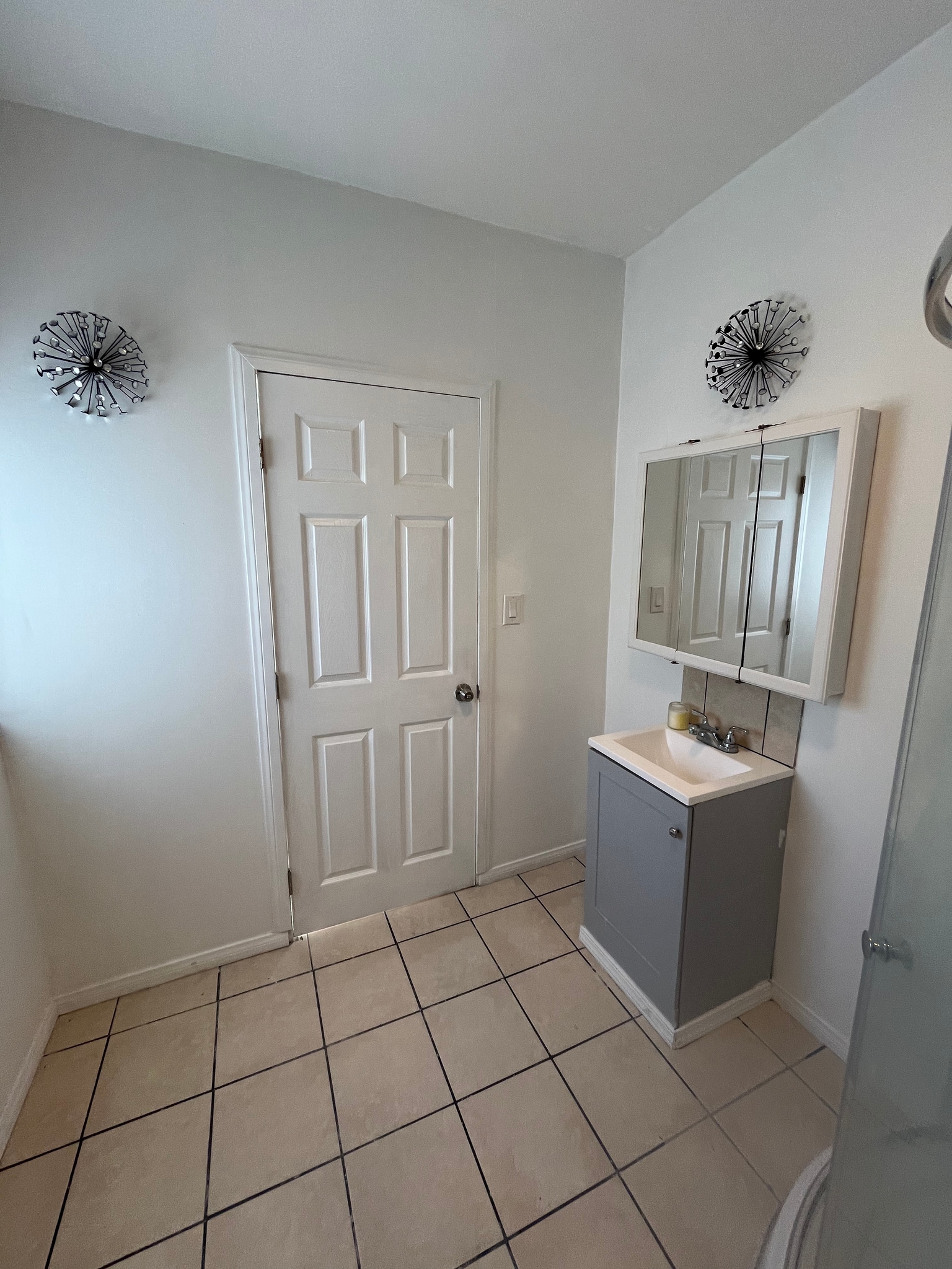 Building Photo - 8561 Orion Ave