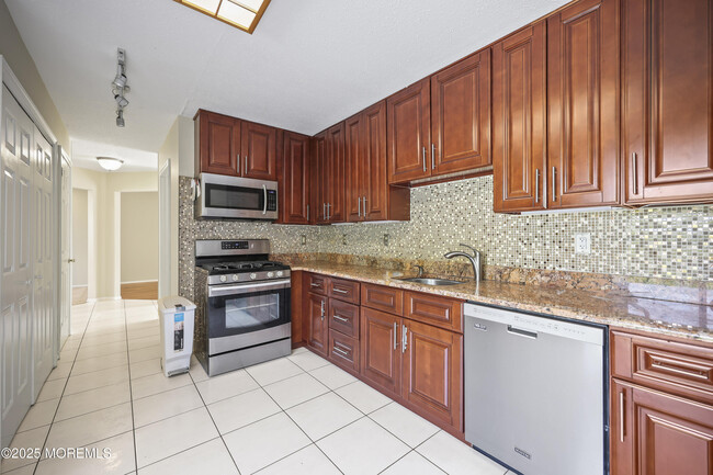Building Photo - 17 Kingfisher Ct