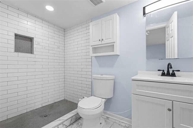 Building Photo - 1824 Atherton Dr