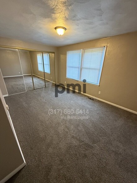 Building Photo - 413 W 11th St