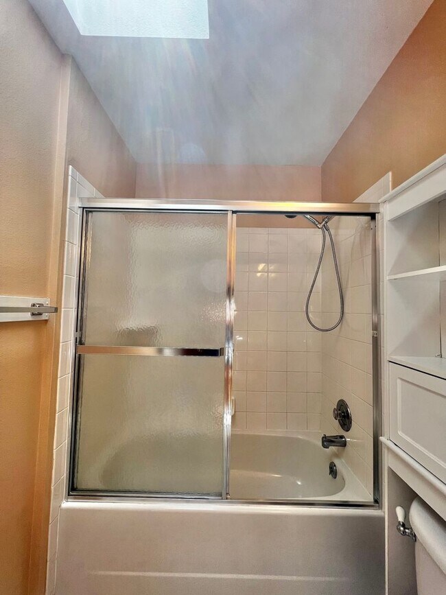 Building Photo - Charming 3-Bed/2-Bath Home in Loveland!