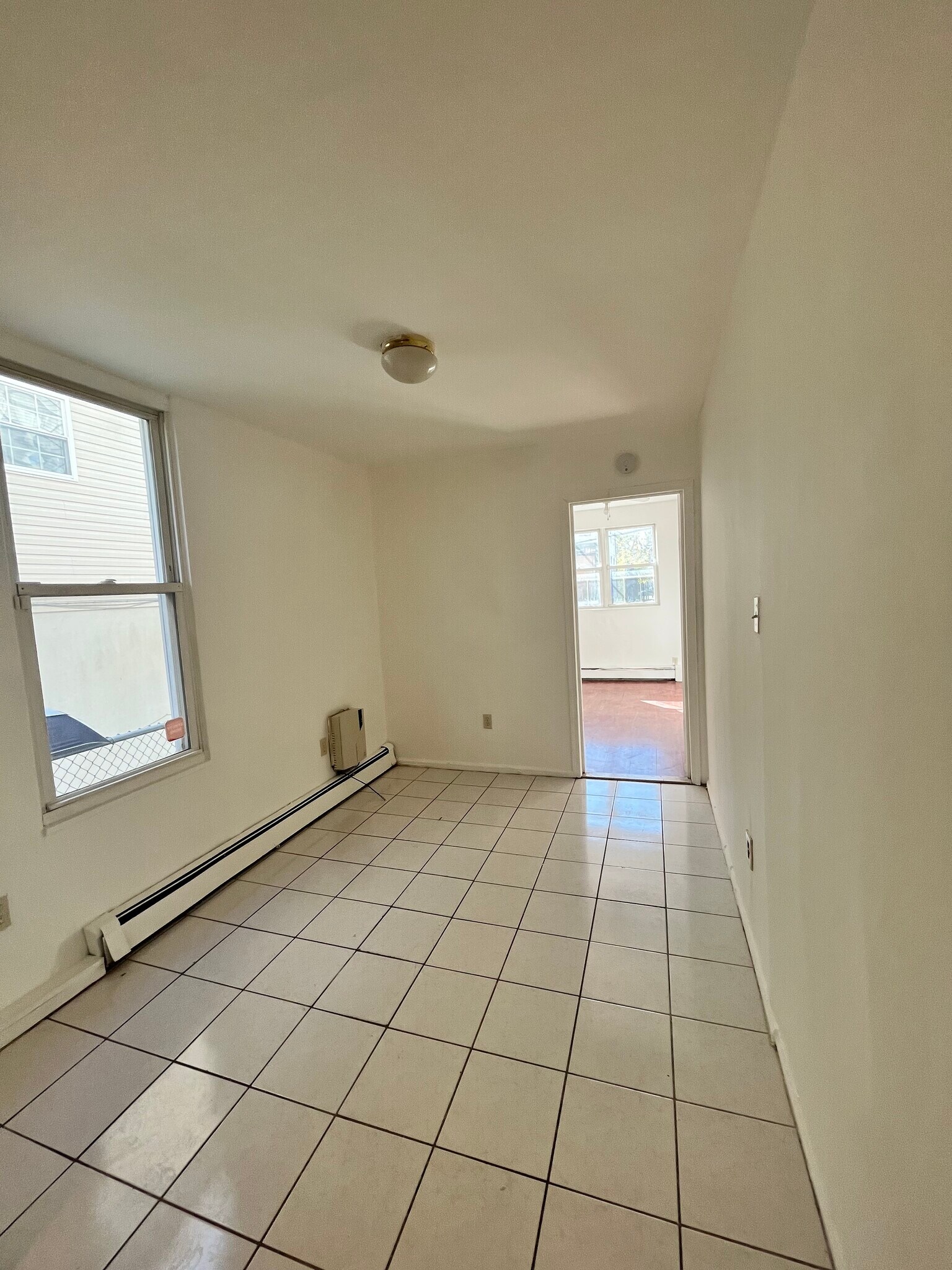 90 Armstrong Ave 1R - 88 Armstrong Ave